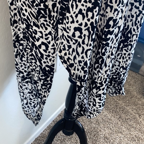 Scoop women’s xs/s animal print‎ kimono - Picture 4 of 8